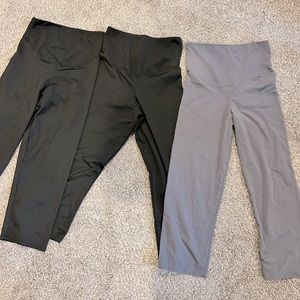 Maternity yoga capri pants